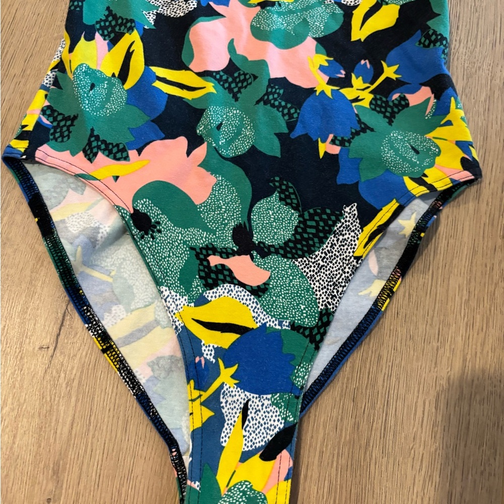 Adidas Womens Adidas HER Studio London Bodysuit Sz Small - Picture 6 of 9